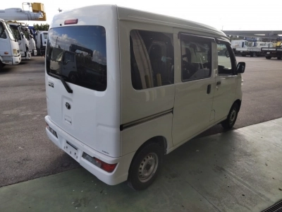 TOYOTA PIXIS VAN