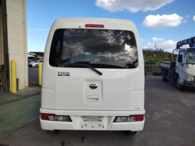 TOYOTA PIXIS VAN