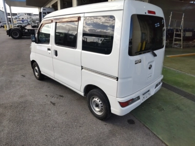 TOYOTA PIXIS VAN