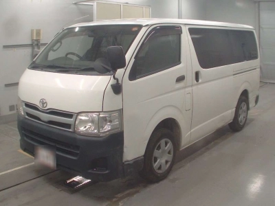 TOYOTA REGIUS VAN