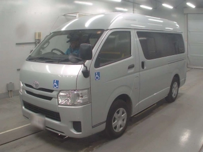 TOYOTA REGIUS VAN
