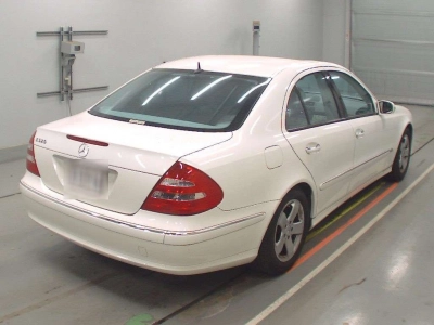 MERCEDES BENZ E CLASS