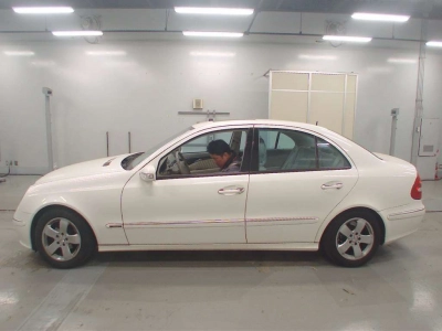 MERCEDES BENZ E CLASS