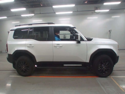 TOYOTA LAND CRUISER 250