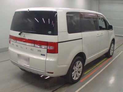 MITSUBISHI DELICA D:5
