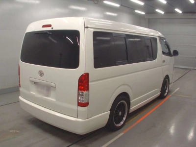 TOYOTA HIACE WAGON