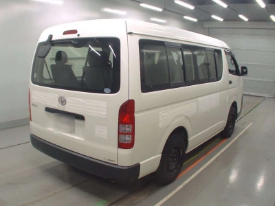 TOYOTA HIACE WAGON