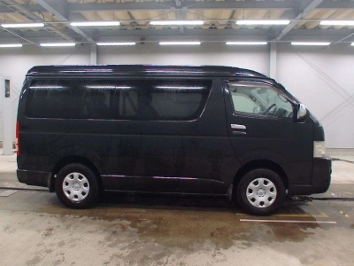 TOYOTA HIACE WAGON