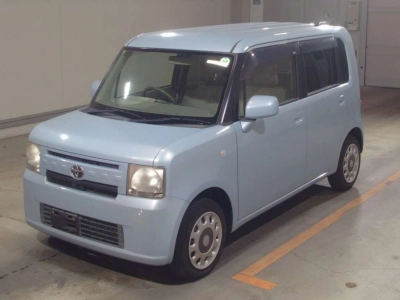 TOYOTA PIXIS SPACE