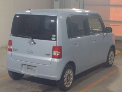 TOYOTA PIXIS SPACE
