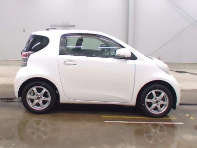TOYOTA IQ