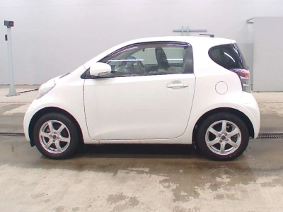 TOYOTA IQ