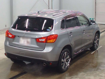 MITSUBISHI RVR