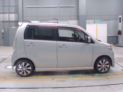 SUZUKI WAGON R STINGRAY