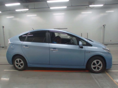 TOYOTA PRIUS PHV