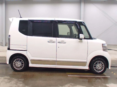 HONDA N BOX CUSTOM
