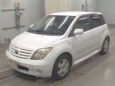 TOYOTA IST