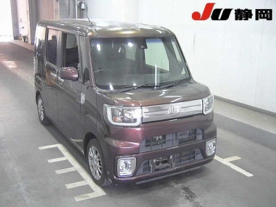 DAIHATSU WAKE