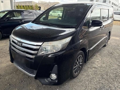 TOYOTA NOAH