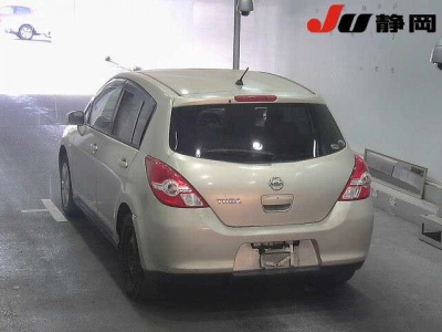 NISSAN TIIDA