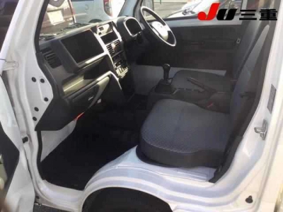 NISSAN NT100 CLIPPER