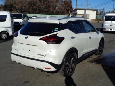 NISSAN KICKS