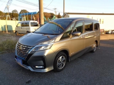 NISSAN SERENA