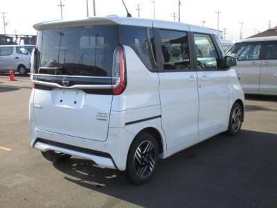 NISSAN ROOX