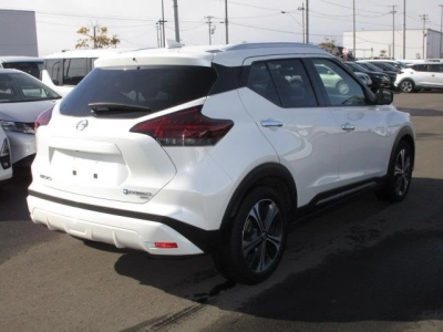 NISSAN KICKS