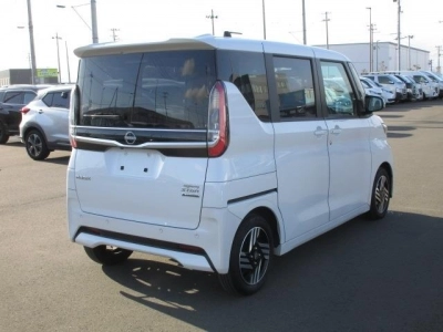 NISSAN ROOX