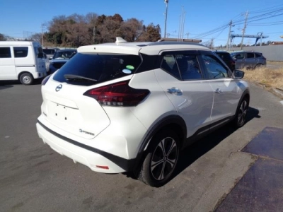 NISSAN KICKS