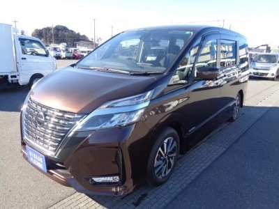 NISSAN SERENA