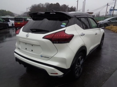 NISSAN KICKS
