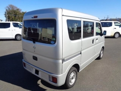 NISSAN CLIPPER VAN