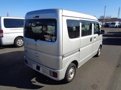NISSAN CLIPPER VAN