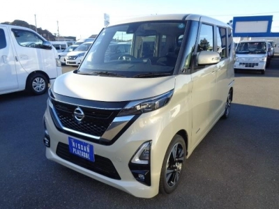 NISSAN ROOX