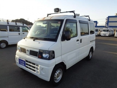 NISSAN CLIPPER VAN
