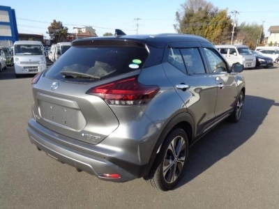 NISSAN KICKS