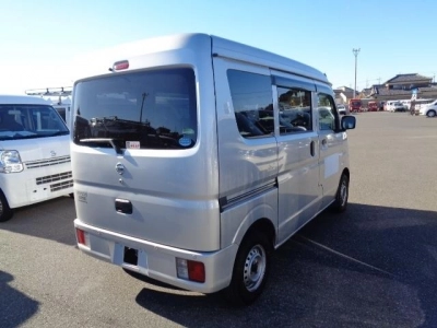 NISSAN CLIPPER VAN