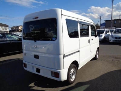 NISSAN CLIPPER VAN
