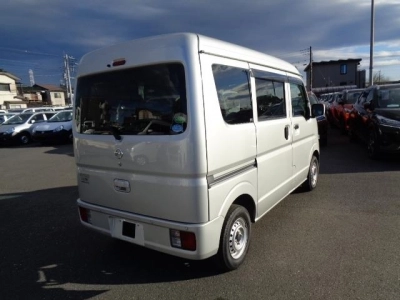 NISSAN CLIPPER VAN