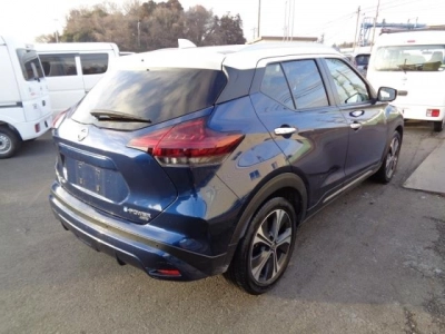 NISSAN KICKS