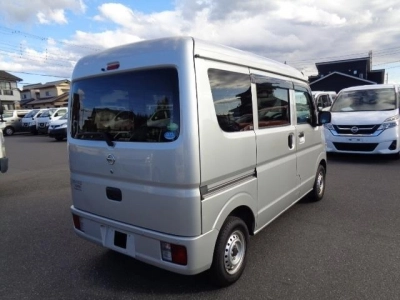 NISSAN CLIPPER VAN