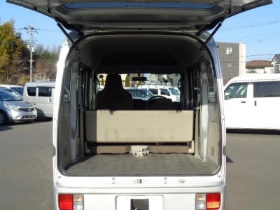 NISSAN CLIPPER VAN