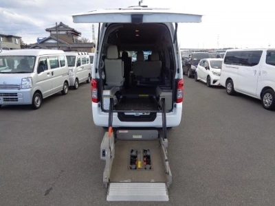 NISSAN CARAVAN
