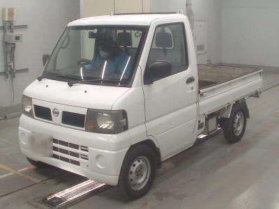 NISSAN CLIPPER TRUCK