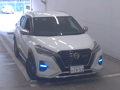 NISSAN KICKS
