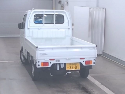 NISSAN CLIPPER TRUCK
