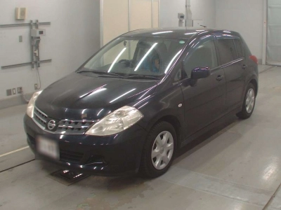 NISSAN TIIDA