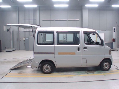 NISSAN CLIPPER VAN